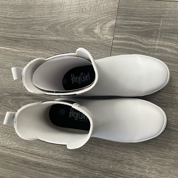 White Hey Girl rain boots - Picture 2 of 3